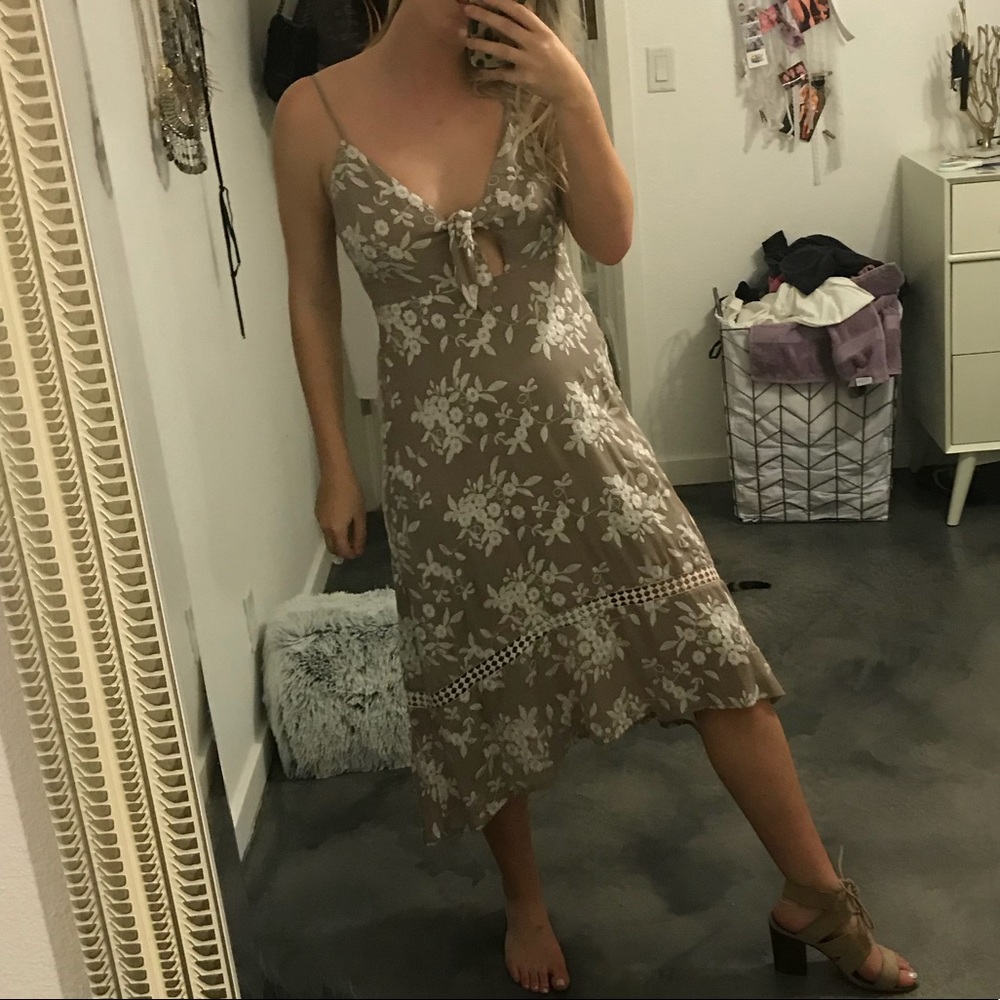 Nordstrom tan floral midi dress!